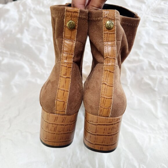 Donald Pliner Gaige Bootie Size 9 New - Picture 10 of 10